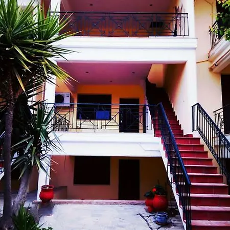 Ourania's Daire Nikiti (Sithonia)